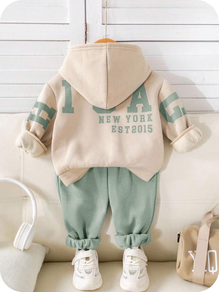 SHEIN 2 件套男婴可爱百搭字母图案连帽衫 + 绿色裤子套装，男女通用婴儿服装，婴儿冬装