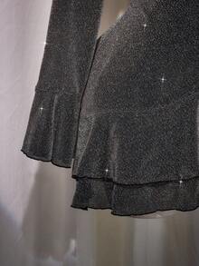 SHEIN ICON 加大码性感纯色深 V 领喇叭袖荷叶边下摆迷你连衣裙酒红色女装 - 黑色 - 查看 8