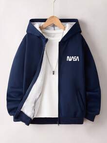 男童休闲学院风印花连帽抓绒外套，适合秋冬季日常穿着、通勤和上学穿着。