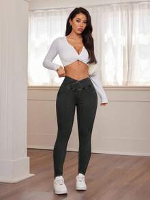 SHEIN PETITE 女士秋冬返校季万圣节圣诞节Y2K可爱运动街头风生日俱乐部机场休闲水洗重叠腰部修身蓝色牛仔裤高腰弹力紧身牛仔裤 - 完美贴合日常穿着的休闲蓝色牛仔紧身牛仔裤，采用柔软面料和显瘦的高腰设计，适合秋季、女士秋季、女士冬季 - 黑色 - 查看 7