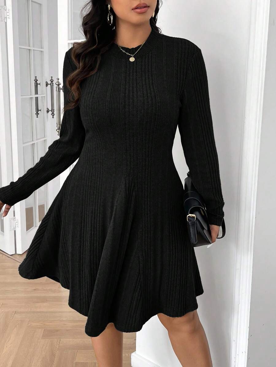 SHEIN Frenchy Váy chữ A chải gân thường ngày cỡ lớn - màu đen - Xem 1