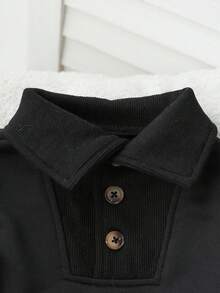 SHEIN Genkimix Kids 男童翻领卫衣，特别适合冬、秋、春三季外出和上学穿着。设计散发绅士风度，展现休闲优雅的气息。翻领设计增添时尚气息，彰显个性魅力。 - 黑色 - 查看 3