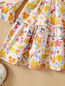 SHEIN NovaGlow 童装年轻女孩小女孩碎花圆领泡泡袖修身休闲蛋糕 A 字连衣裙，秋冬新品 - 卡其色 - 查看 4