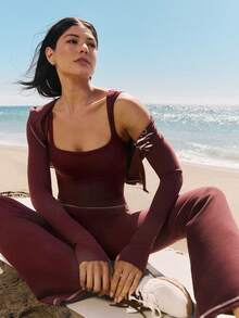 GLOWMODE FeatherFit™ Chill Glow Weicher, dehnbarer, schweißableitender Hoodie mit Kontrastnaht, Daumenöffnungen und Reißverschluss in Taillenlänge, geeignet für Herbst, Winter, Yoga, Pilates, Studio und Alltagsmode