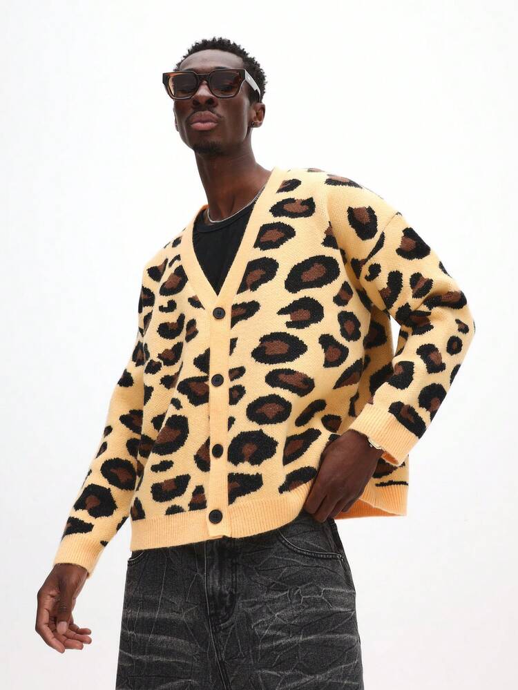 리브 트림 레오파드 프린트 버튼 프런트 카디건