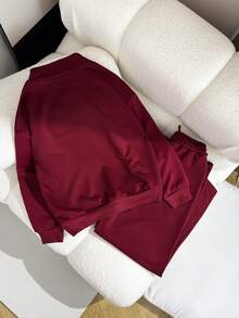 SHEIN 2 件套女孩休闲时尚街头风格服装，Polo 拉链高领长袖运动衫，宽松版型，超大阔腿裤，运动裤套装，适合日常穿着和锻炼 - 酒紅色 - 查看 2