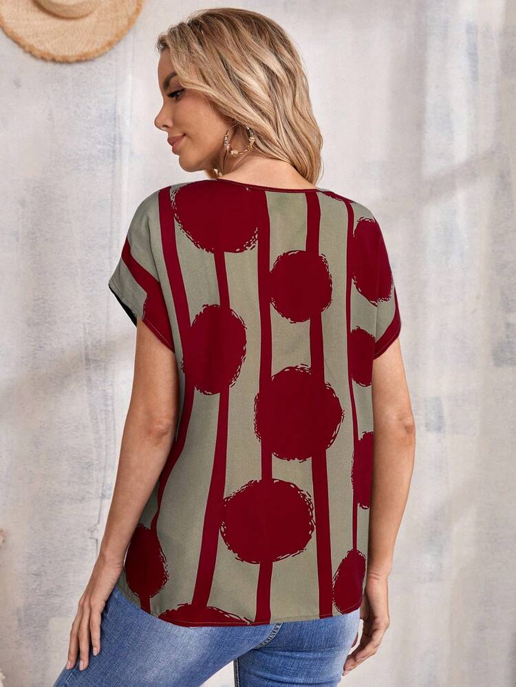 Camisa de mujer de manga corta con cuello redondo y tela texturizada informal