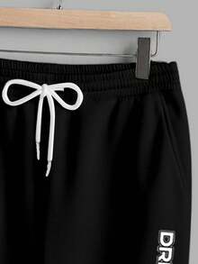 Manfinity Homme Conjunto de sudadera con capucha de bloques de color y parches de moda para hombre, ropa deportiva adecuada para otoño/invierno