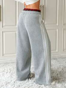 SHEIN EZwear Women's Wide-Leg Sweatpants With Red Plaid And Gray Knitwear At The Waist, Featuring Contrasting Stripes And Plaid Patchwork, And A Gray Thermal Lined Suitable For Winter Warmth.