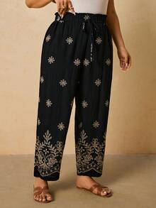 SHEIN VCAY 大码全印花纸袋腰休闲度假裤 - 黑色 - 查看 5