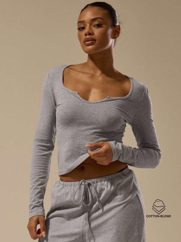 MUSERA ESSENTIALS 甜心领口镂空长袖修身上衣，优雅基础款，性感秋季必备，柔软丝滑面料，白色系，圣诞节必备，优雅