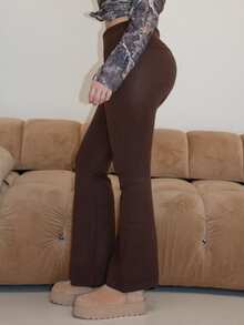 Arliah 秋冬年轻女性简约通勤家居杏色高腰修身喇叭腿针织裤 - 咖啡棕 - 查看 5