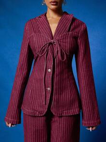 NYA SZN Áo khoác và quần denim kẻ sọc Petra dành cho nữ, áo blazer cổ chữ V khoét sâu, cài cúc, thắt nơ, dáng ôm, ống đứng, cạp cao, trang phục công sở, trang phục thường ngày, trang phục giáo viên, trang phục mùa thu, trang phục lễ hội, ngày Quốc khánh dành cho nữ. - Màu Đỏ Sâu - Xem 6