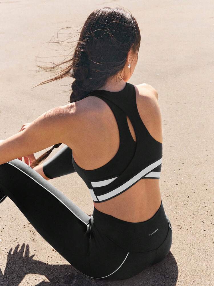 FeatherFit™ Stretch Glow And Flow Sweat-Wicking Crossover Back Two-Tone Removable Cups Fitted Band Longline Sports Bra Low Impact Yoga Pilates Studio Daily Active Wear