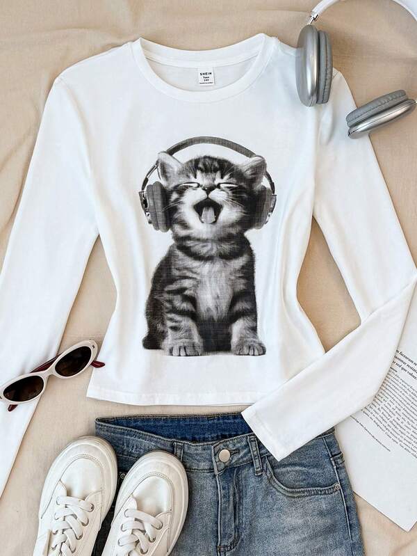 Shorts brancos de tricô para adolescentes, modelagem personalizada, manga curta, gola redonda e estampa fofa de gatinho. Ideal para momentos de lazer em casa, compras, almoço e festas.