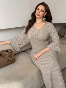 Modelyn 大码纯色罗纹V领长袖修身休闲连衣裙，适合春秋季节 - 摩卡棕 - 查看 1
