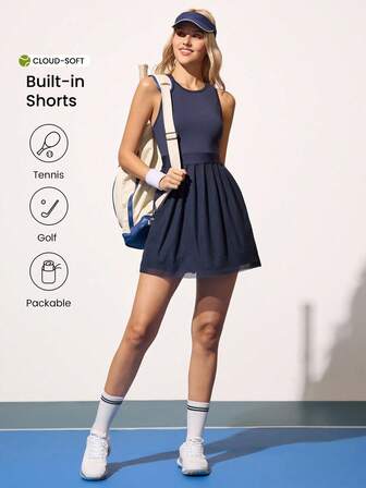 CourtClass Damska jednokolorowa sukienka sportowa bez rękawów z okrągłym dekoltem i plisowanym dołem oraz szortami
