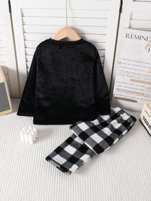 SHEIN Playful Pals 2 件男童睡衣套装，黑色上衣搭配经典黑白格子法兰绒长袖裤，温暖柔软的睡衣 - 黑色 - 查看 2