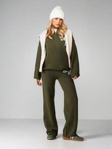 MISSGUIDED 秋冬季宽松四分之一拉链套头毛衣，饰有品牌标志，休闲舒适，适合圣诞节穿着。