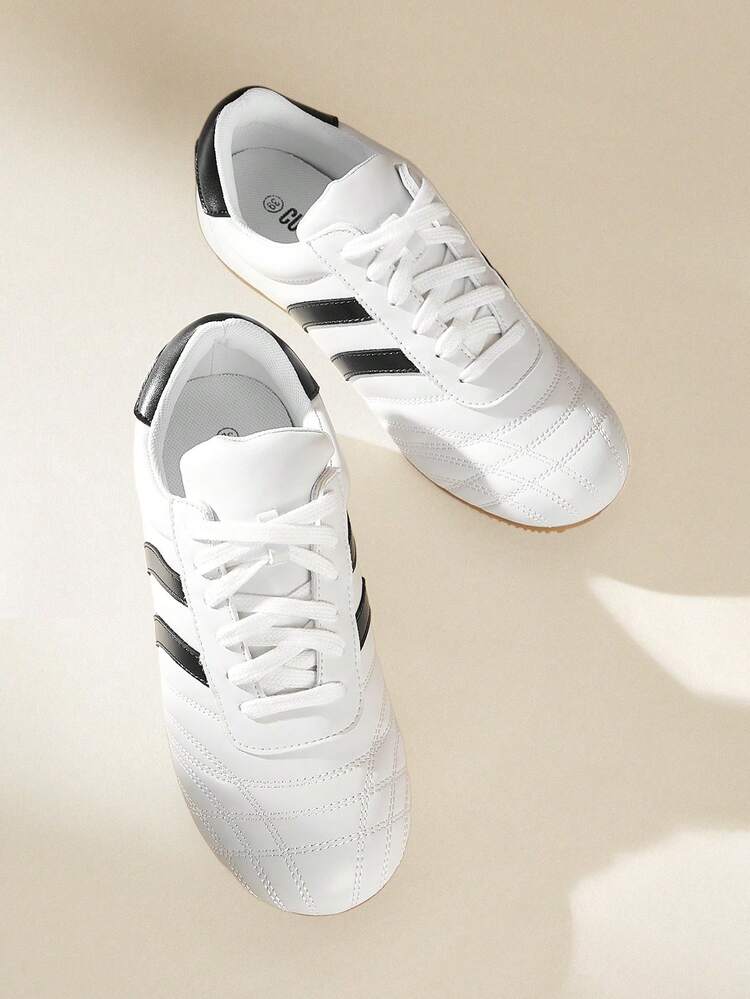 CUCCOO EASI Women's Round Toe Patchwork Design Flat Casual Sneakers, Comfortable Sporty Casual PU Leather Light Khaki Everyday Indoor/Outdoor Shoes