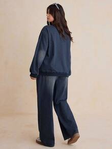 Dazy Plus 2pcs Setelan Denim Wanita Ukuran Besar Warna Biru Tua Pudar dengan Bordir Huruf, Atasan Lengan Panjang Longgar dan Celana Panjang, Musim Semi/Gugur - Biru - View 2