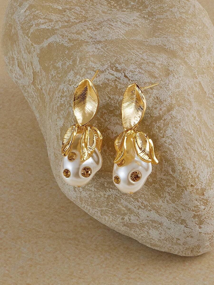 Opalesca Women Hoop Earrings,For Mom/Women/Girl/Mother,Fall/Autumn/Winter,Outfits,Old Money,Premium,Pearl,Elegant,Fairycore/Fairy - Yellow Gold - View 1