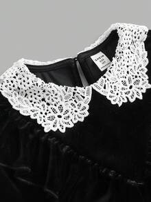 SHEIN 青少年女孩圣诞天鹅绒拼色荷叶边领长袖 A 字腰收腰优雅黑色连衣裙 - 黑色 - 查看 2