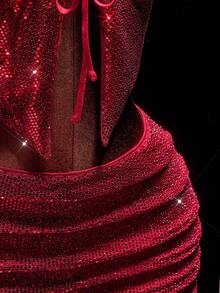 Amplova طقم ملابس علوية قصيرة ذات ترتر ذهبية باللون الأحمر الكرزي وتنورة قصيرة منخفضة الخصر، طقم نسائي مكون من قطعتين