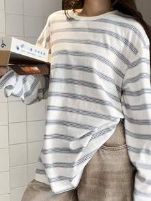 DAZY 条纹宽松落肩长袖圆领女士休闲T恤 - 藍白色 - 查看 3
