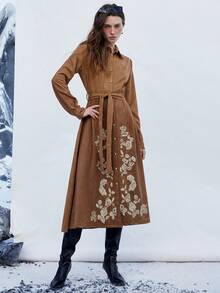 Aveloria Modichic 秋季英伦风针织木珠腰带，花卉刺绣，保暖内衬长袖连衣裙 - 棕色 - 查看 4