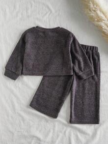 SHEIN 2 件套女婴休闲百搭长袖上衣和裤子套装，适合春秋冬季日常穿着 - 棕色 - 查看 2