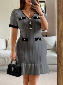 Vionelle 大码女式复古针织短袖金属纽扣腰部荷叶边下摆修身连衣裙，优雅时尚，百搭纽扣连衣裙，Polo衫连衣裙，灰色大码连衣裙，灰色女式连衣裙，短袖连衣裙，灰色纽扣连衣裙，Polo领连衣裙，纽扣细节连衣裙，灰色短款连衣裙，女士及膝连衣裙 - 灰色 - 查看 4