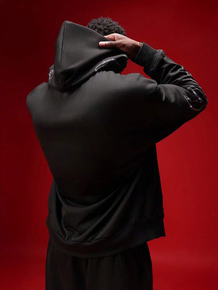 Bluza z kapturem zapinana na suwak z gotycką grafiką z kryształkami