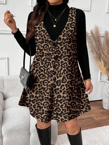 SHEIN Frenchy Abito casual senza maniche con scollo a V e stampa leopardata, taglia comoda, set da 2 pezzi con top a maniche lunghe con collo alto, stampa cheetah, abito leopardato, vestito a due pezzi, completo donna con stampa animale - Multicolore - Visualizzare 6