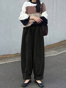 FRIFUL Pantalon à taille élastique en velours côtelé, ample avec ourlet évasé pour chevilles pour femmes - Noir - Voir 3