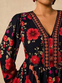 Travachic 大码波西米亚休闲印花海军蓝 V 领长泡泡袖腰部收紧镂空后背蝴蝶结拼接短裙，适合度假、派对、郊游 - 黑色 - 查看 6