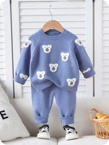 SHEIN Playful Pals 男童泰迪熊提花针织毛衣和裤子套装，柔软舒适，适合休闲、户外、旅行、度假、居家、日托穿着 - 藍色 - 查看 7