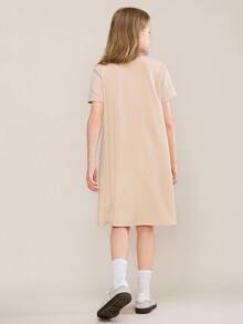 SHEIN 少女休闲日常百搭舒适字母3D压纹圆领短袖针织连衣裙 - 咖啡 - 查看 2
