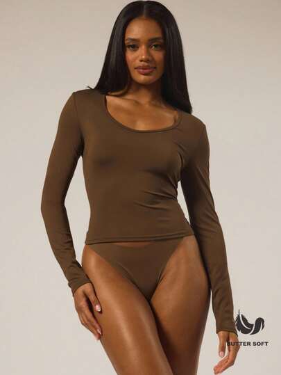 MUSERA ESSENTIALS 修身圆领长袖上衣，秋冬休闲百搭，日常外出、夜游、性感可爱，舒适保暖，适合秋季穿着。