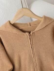 SHEIN Genkimix Kids 青少年女孩休闲纯色短款开衫，柔软舒适的卡其色拉链针织毛衣，适合日常、户外、旅行、度假、居家、托儿所穿着