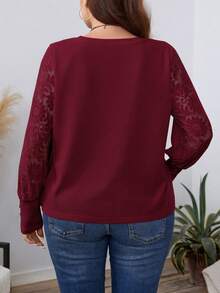 SHEIN LUNE 大码女装春秋季圆领撞色蕾丝长袖优雅衬衫，白色上衣，商务休闲派对亮片假日款 - 酒紅色 - 查看 2
