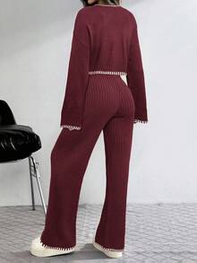 Set casual de 2 piezas para mujer con top de manga larga de cuello redondo y pantalones con ribete de contraste - Burdeos - Ver 2