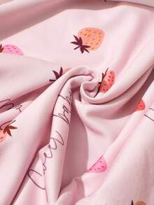 SHEIN 2 件套新生儿女孩襁褓包，带配套蝴蝶结帽子，草莓印花婴儿襁褓毯，婴儿摄影道具 - 彩色 - 查看 7