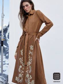 Aveloria Modichic 秋季英伦风针织木珠腰带，花卉刺绣，保暖内衬长袖连衣裙 - 棕色 - 查看 1