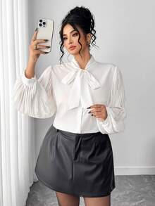 Elenzga 大码女式秋季时尚蝴蝶结蕾丝 V 领白色衬衫，法式优雅褶皱通勤上衣，适合毕业典礼、节日、情人节、圣诞节、音乐节、母亲节、万圣节、感恩节、复活节、国庆节、舞会、约会、派对、婚礼、郊游 - 白色 - 查看 3