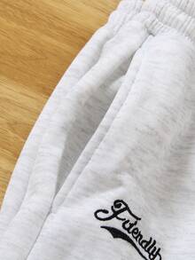 Genkimix Kids 2 Stücke graue Lässig Sporthosen, koreanischer Stil vielseitig einsetzbare Hosen mit Tunnelzug Taille und verjüngtem Bein, hochwertige weiche Qualität, besticktes Muster, Polyester, maschinenwaschbar, geeignet für den täglichen Gebrauch, Ausflüge, Urlaub, als Referenz für Feiertage, Partys, Schulanfang