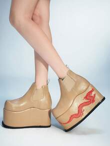 Sugerpunk 女式黑色厚底踝靴，哥特风格粗跟，中国龙刺绣和金属装饰，前卫金属质感 - 杏色 - 查看 5