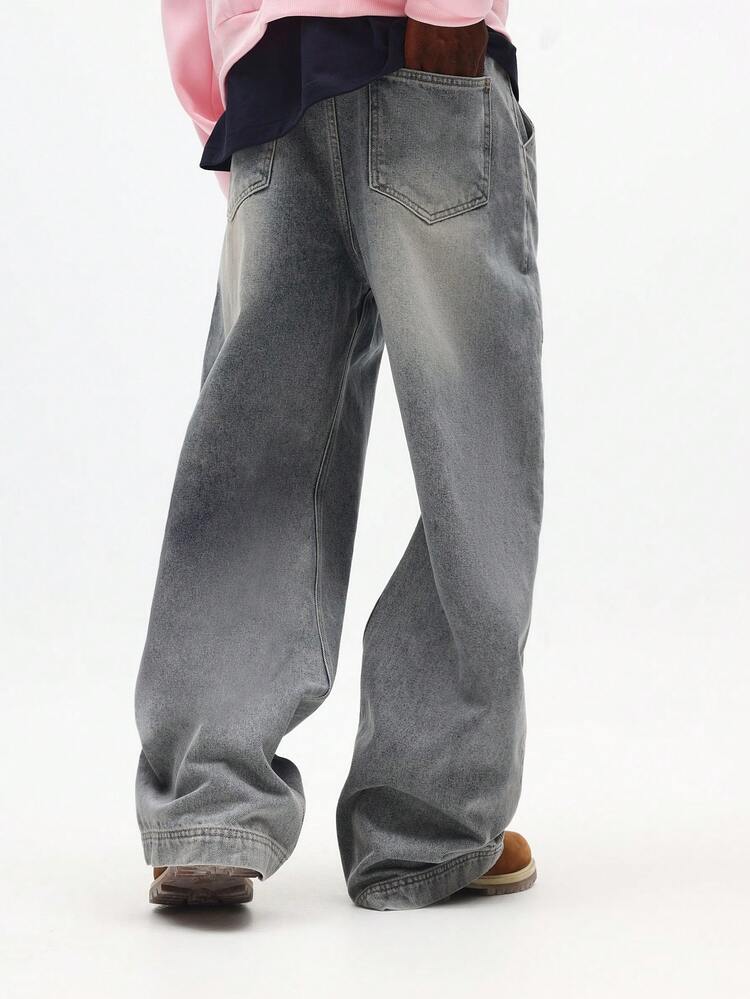 Jeans mit weitem Bein und Bahnendetail