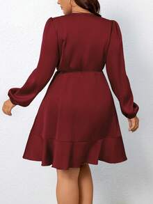 SHEIN Clasi 大码灯笼袖侧系带装饰缎面裹身裙 - 酒紅色 - 查看 2