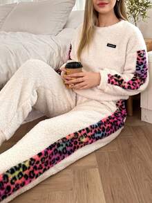Conjunto de pijama casual de lã com estampa de leopardo, manga comprida e calça, macio e aconchegante para o inverno. - Multicolorido - Ver 4